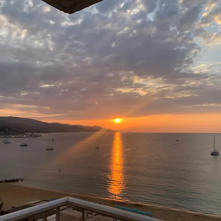 Le Lavandou, La Vue, La Vie! Apartment Le Lavandou