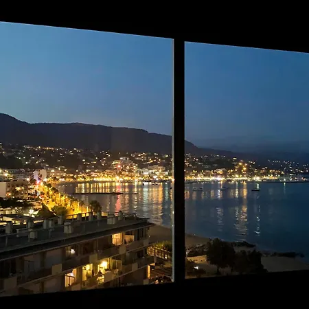 Le Lavandou, La Vue, La Vie! Apartment *