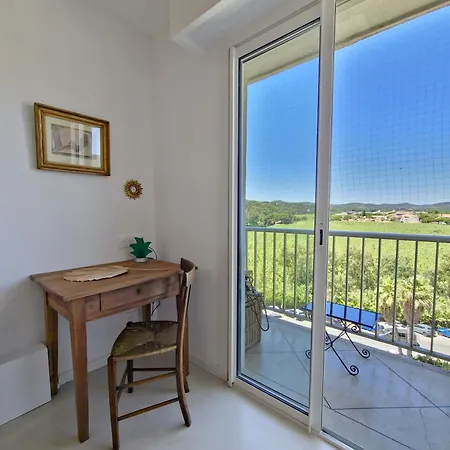 Le Lavandou, La Vue, La Vie! Apartment *