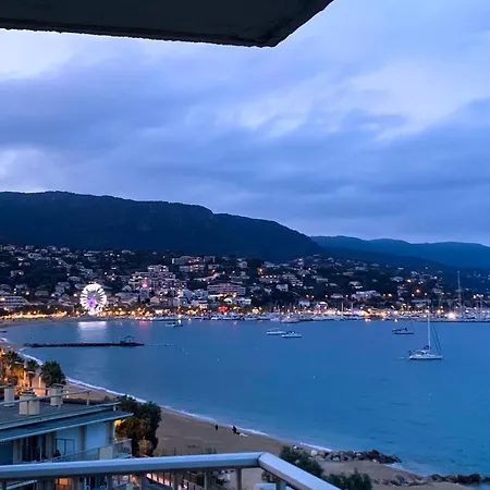 Le Lavandou, La Vue, La Vie! Le Lavandou